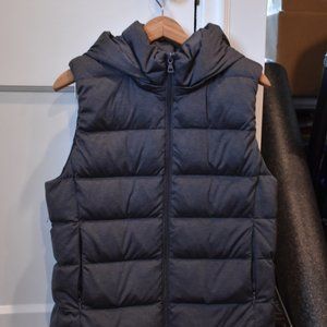 Large Uniqlo Puffy Vest